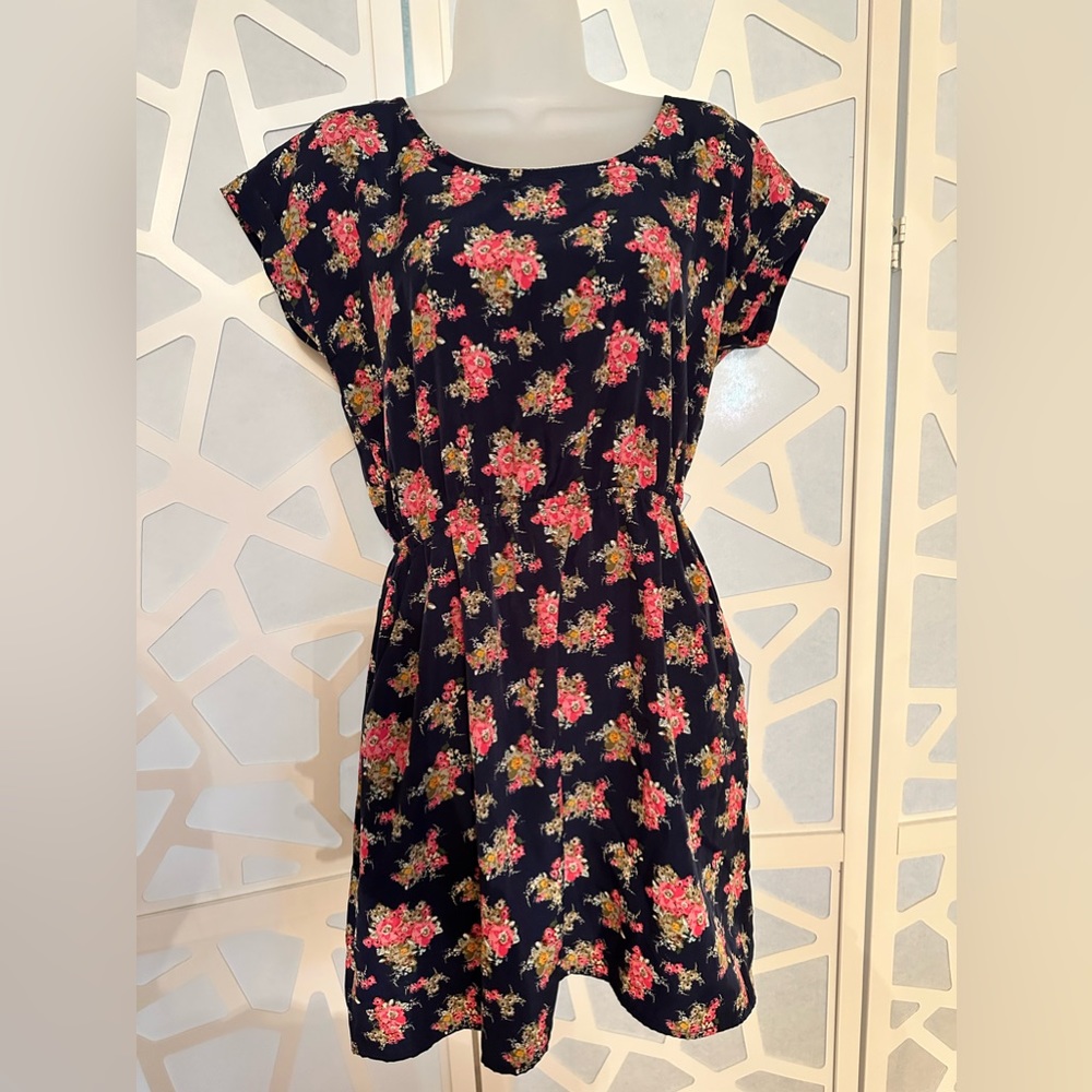 Pink Rose brand medium size dress with 2 side pockets